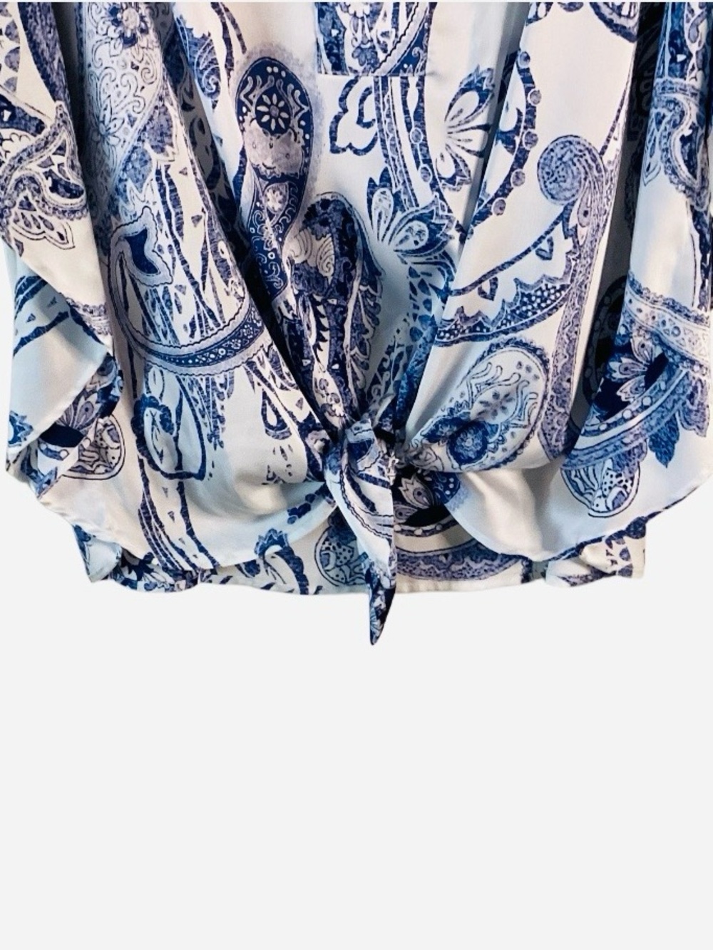 Chico’s Paisley Silky Lightweight Front Tie Blouse Large - Picture 5 of 11